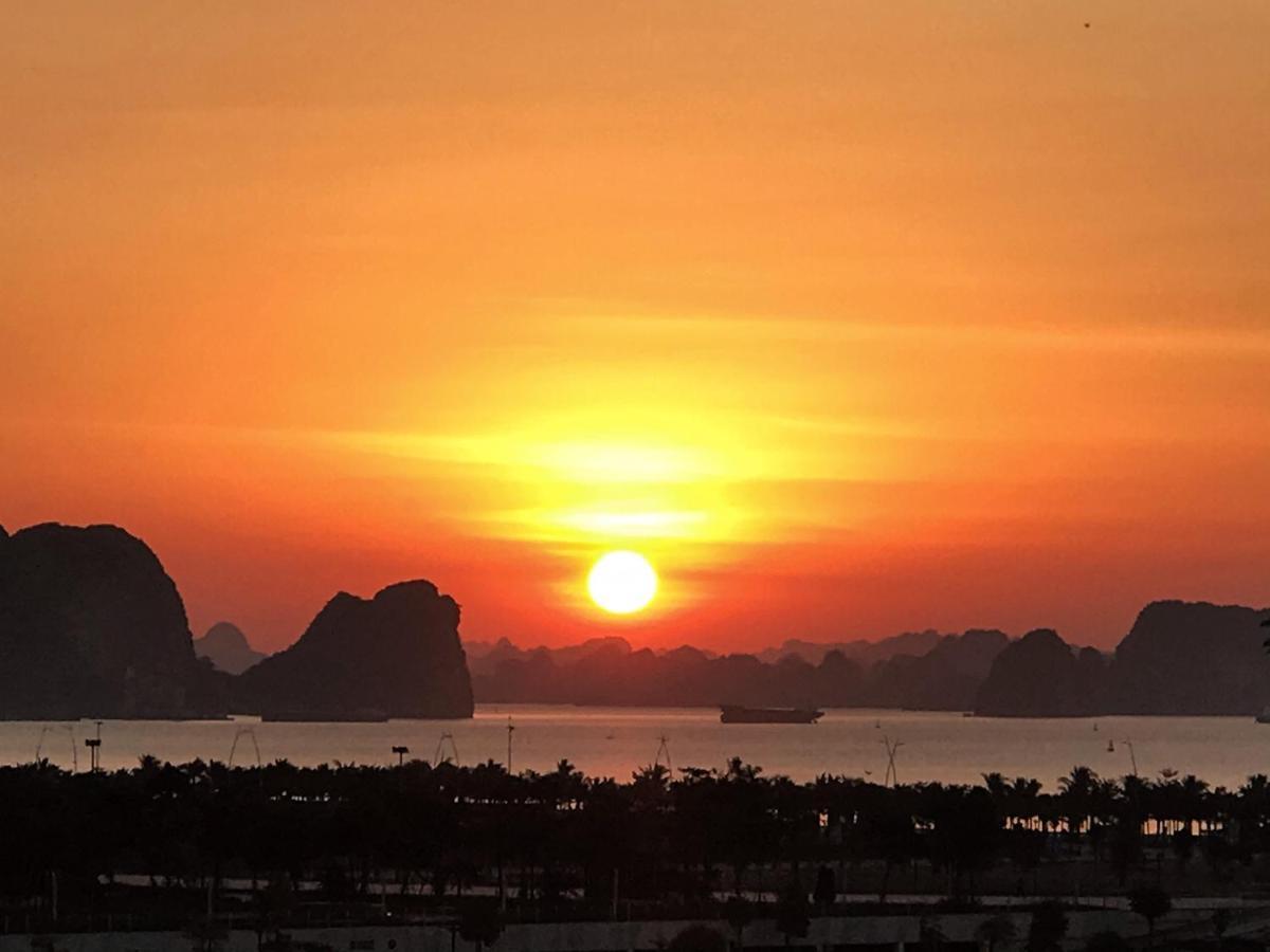 Elysinam Boutique Hotel Ha Long Exterior photo